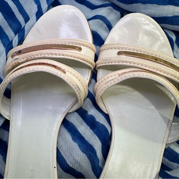 Balenciaga Leather Sandals 38 Ivory Color with Gold Tone Hardware GUC - Picture 3 of 15